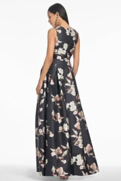 Brooke Gown - Black Venetia Petal -Sachin and Babi US F242G13 001 3 4acdb57d f164 49ae b9f5 34e9f39c0dda