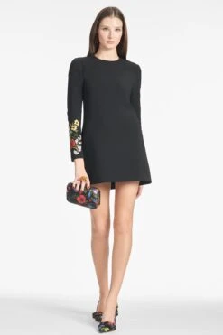 On The Rocks Clutch - Noir Wildflower -Sachin and Babi US LILLYDRESS NOIRBOUQUET FRONT2 9cb2f37b 7457 4f2b b8b2 3165f93ca2c3