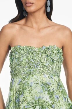 AMES GOWN - PERIDOT BOUQUET -Sachin and Babi US S253G42 334 7