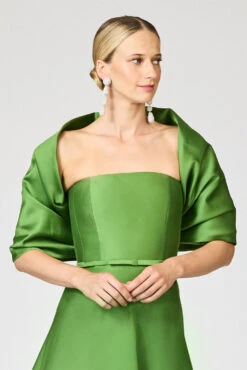 THE HUG SHAWL - GREEN GARNET