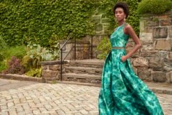 Lexie Top - Emerald Watercolor Floral -Sachin and Babi US SHOT 10 017 be2b4664 3d95 4f94 9b20 267503b1034b